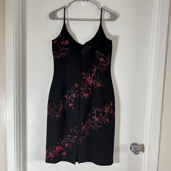 VTG MAGGY LONDON Black Dress Lined Floral Embroidered Strap Sleeveless Sz 8 Y2K - Picture 2 of 9